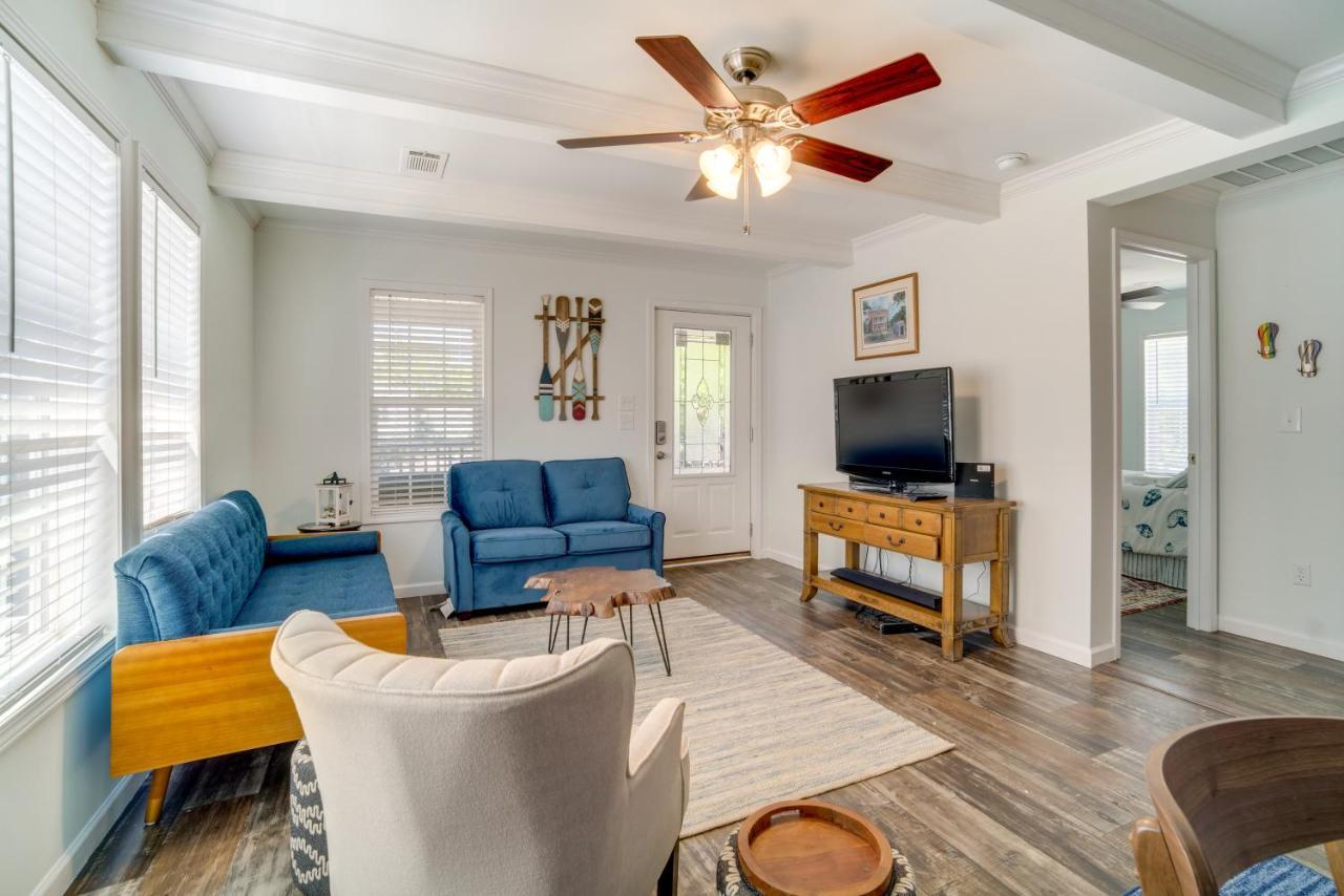 Charleston Home With Porch - 3 Mi To Folly Beach! エクステリア 写真