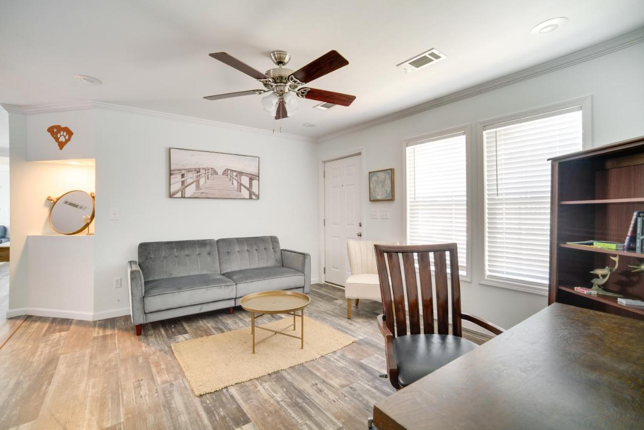 Charleston Home With Porch - 3 Mi To Folly Beach! エクステリア 写真